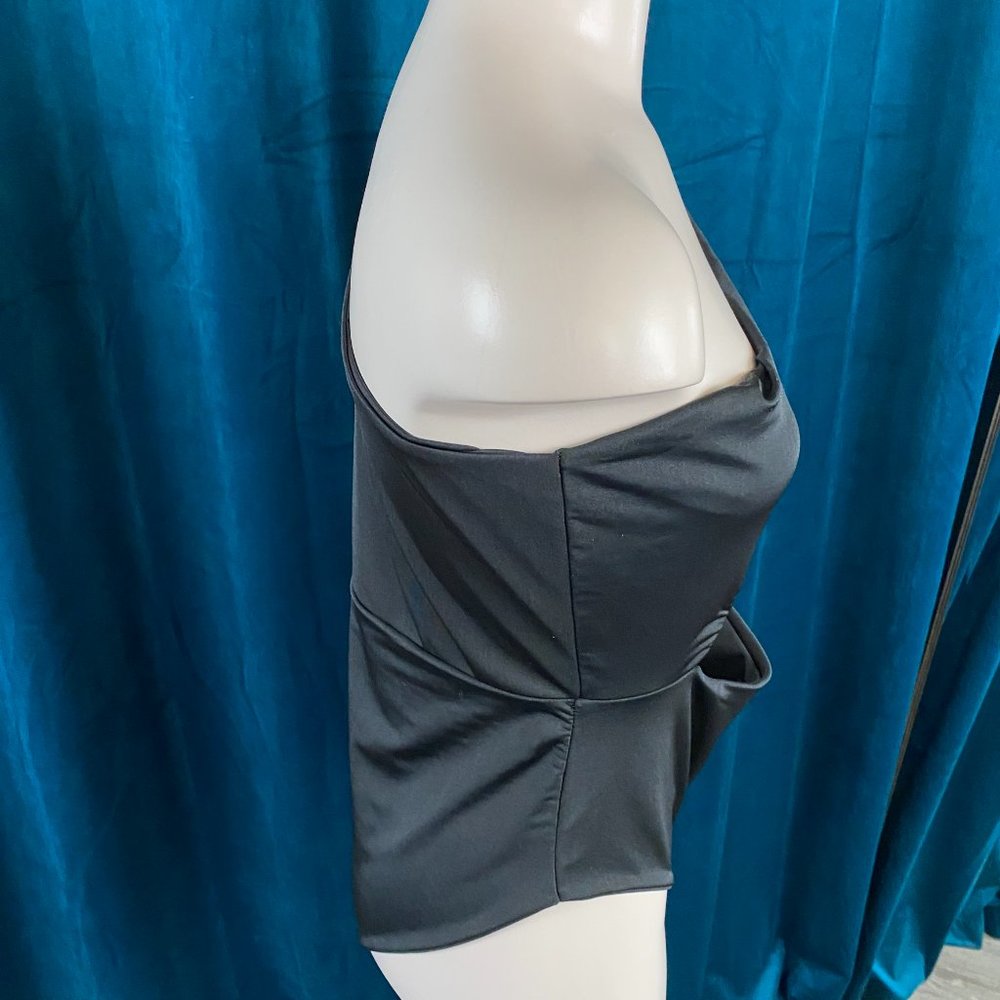 Pretty Little Thing One Shoulder Cutout Bodysuit - Picture 4 of 7